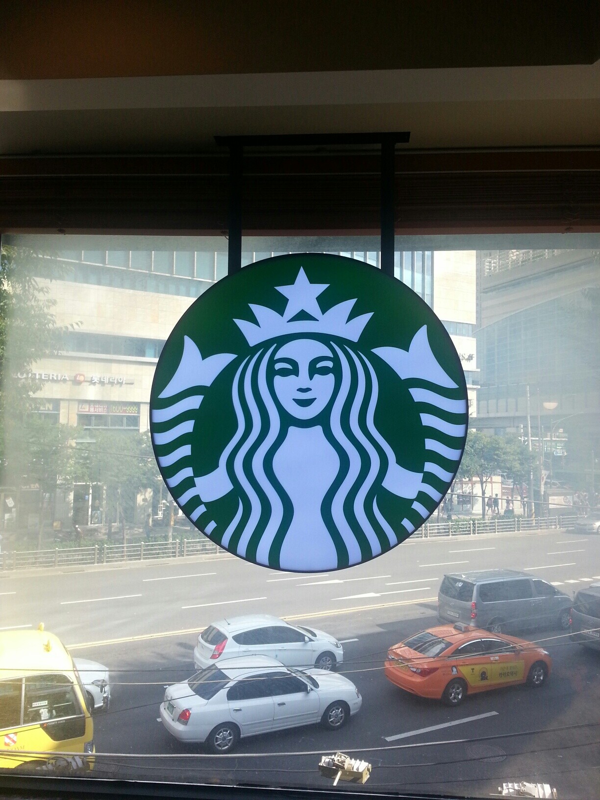 Starbucks Konkuk Univ. Entrance — photo 3