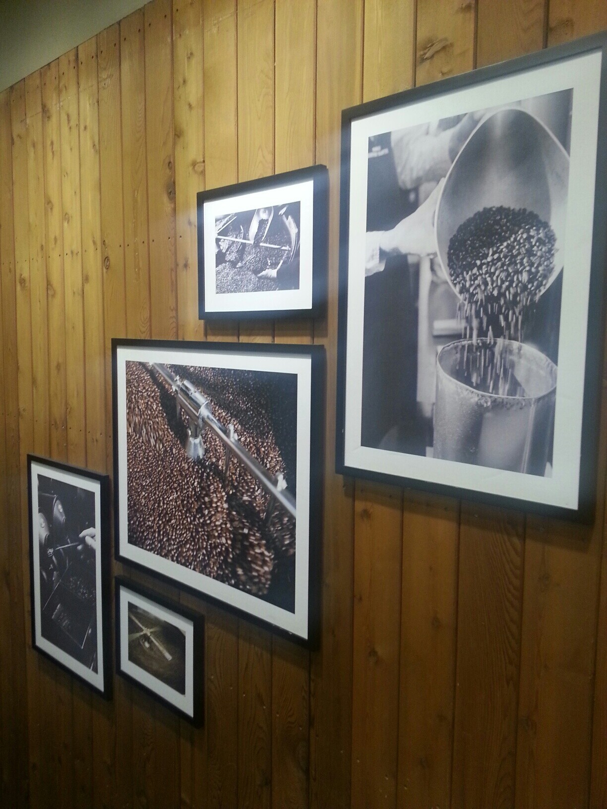 Starbucks Konkuk Univ. Entrance — photo 4