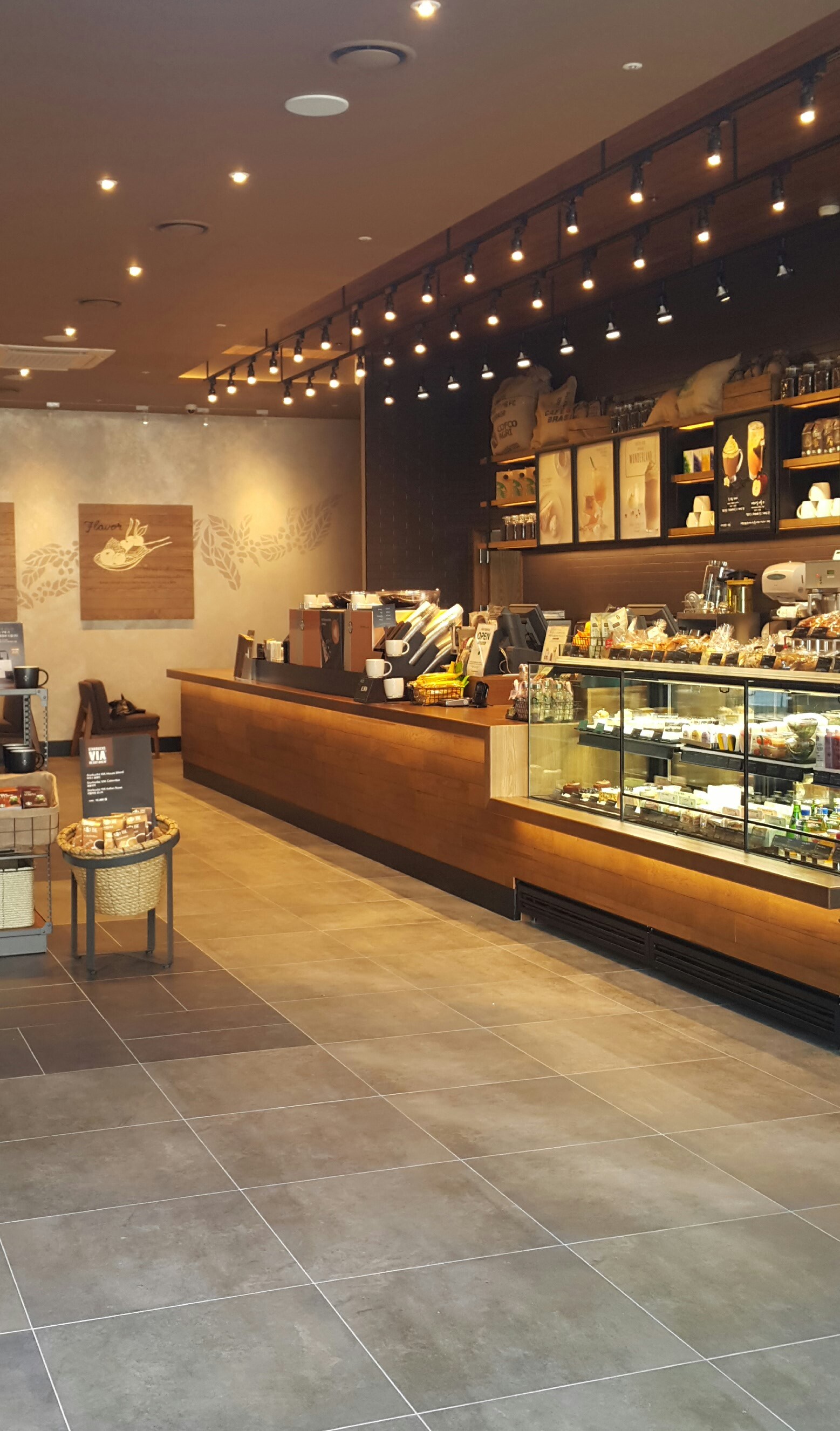 Starbucks Guro Digital Tower — photo 4