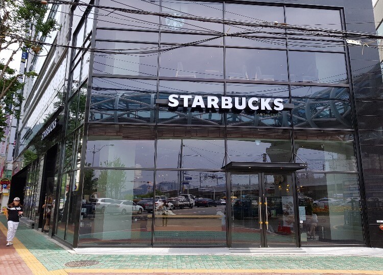 Starbucks Myeongnyun Station — photo 1