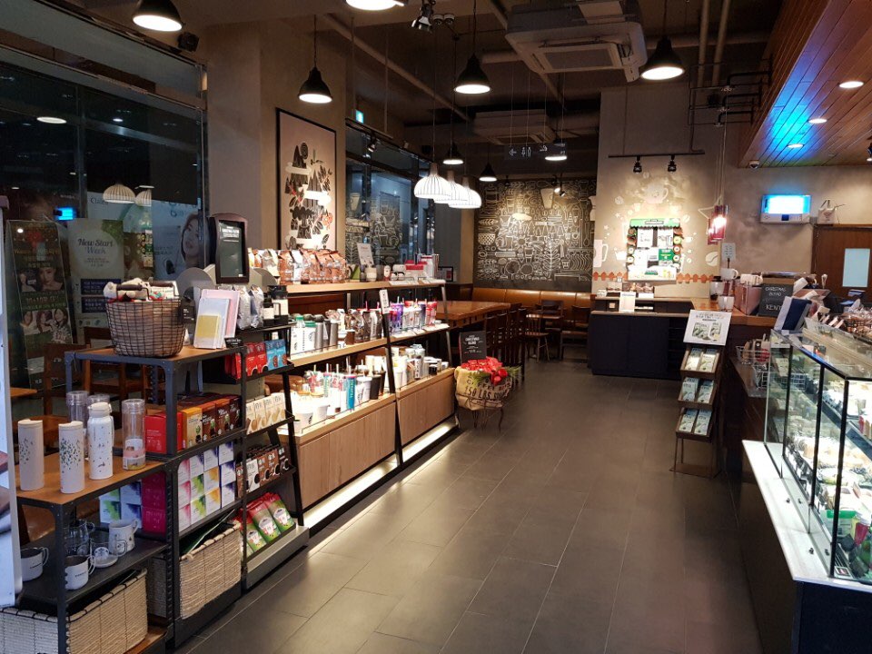 Starbucks Ori Station — photo 3