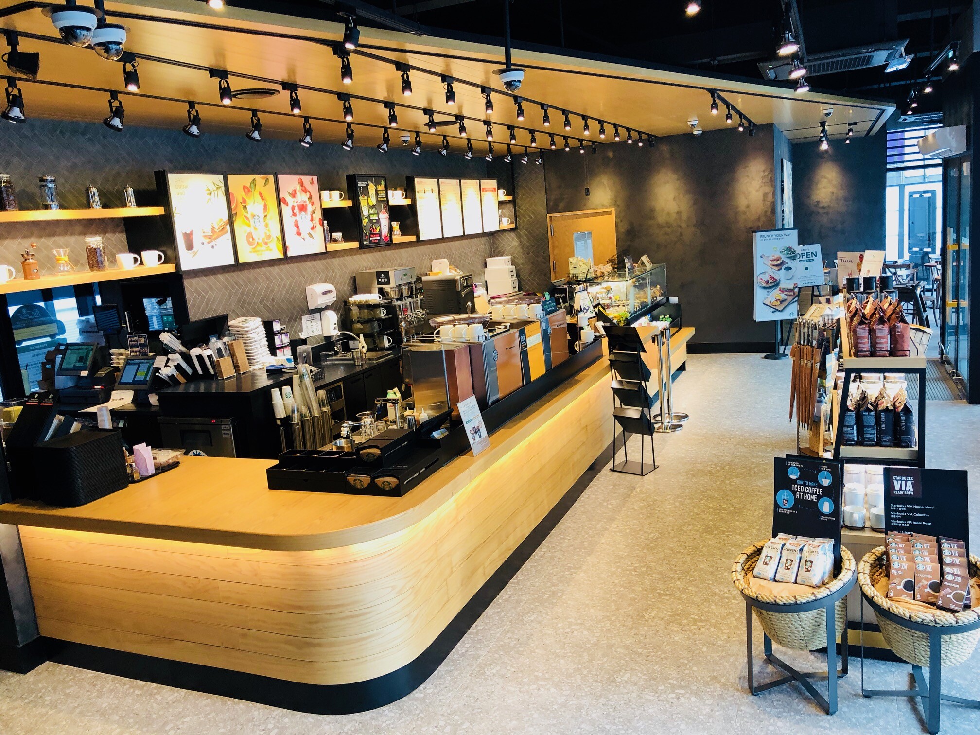 Starbucks Gongneung — photo 3