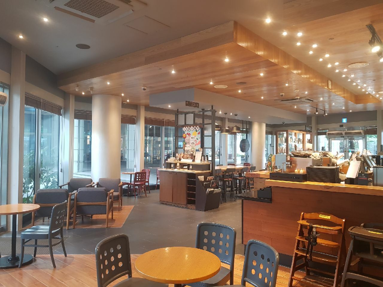 Starbucks Seomyeon Central Square — photo 3