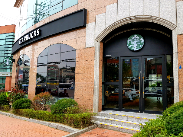 Starbucks Achasan Station — photo 1