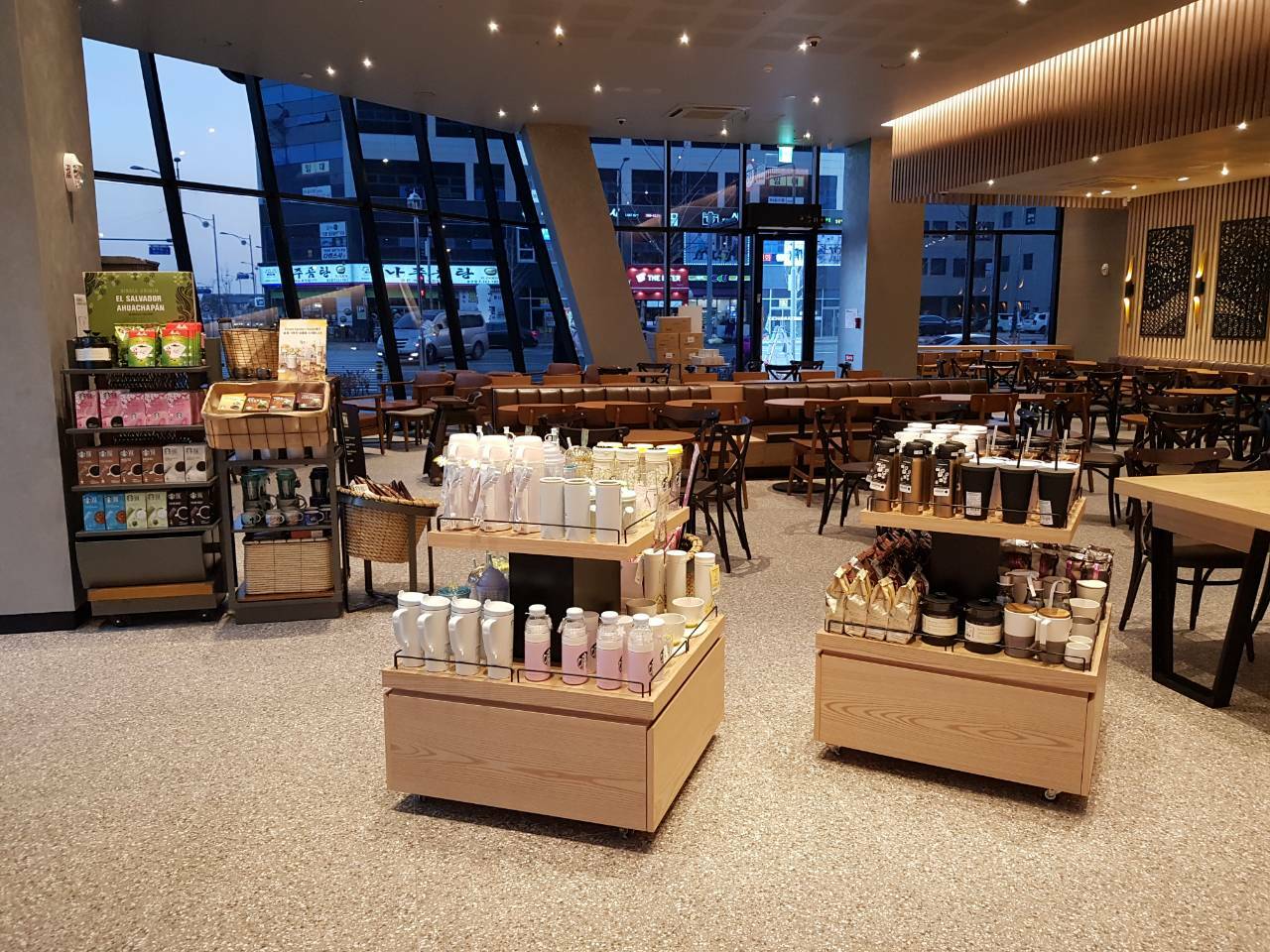 Starbucks Yangsan Jeungsan Station — photo 3