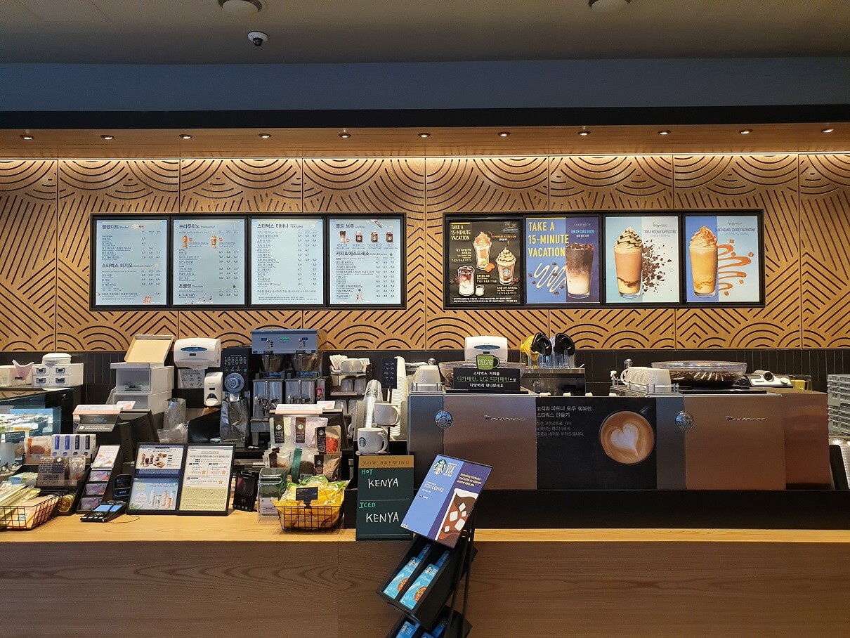Starbucks Jihaeng Station — photo 2