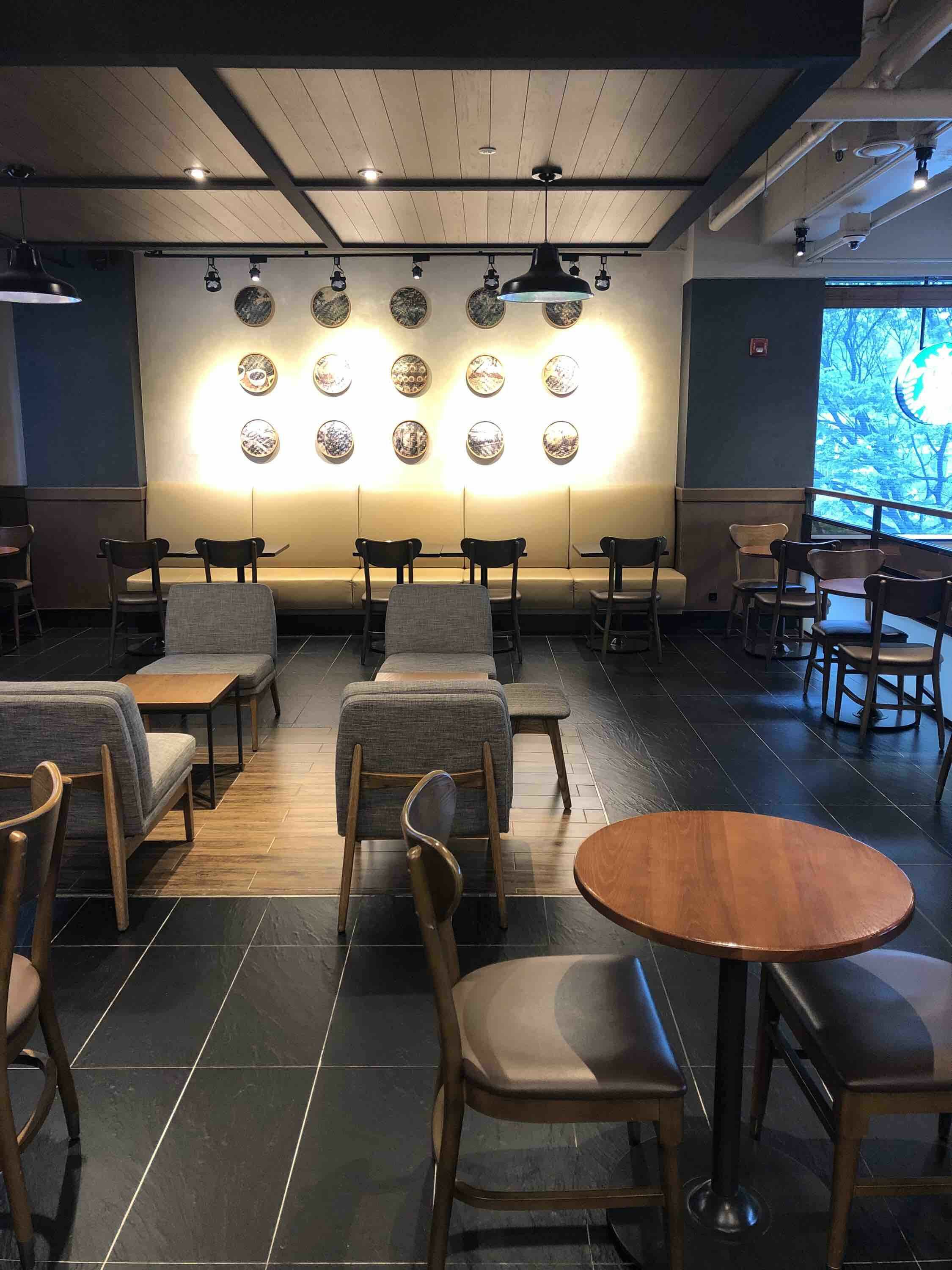 Starbucks Nampo-dong Station — photo 2