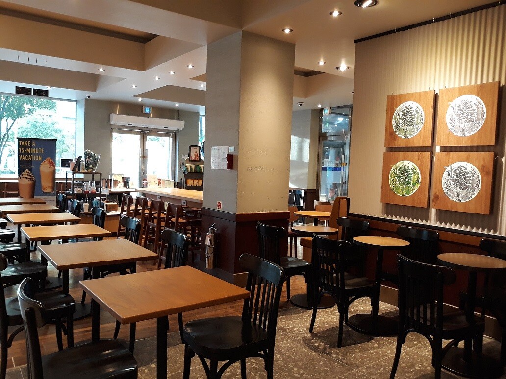 Starbucks Seocho Station — photo 3