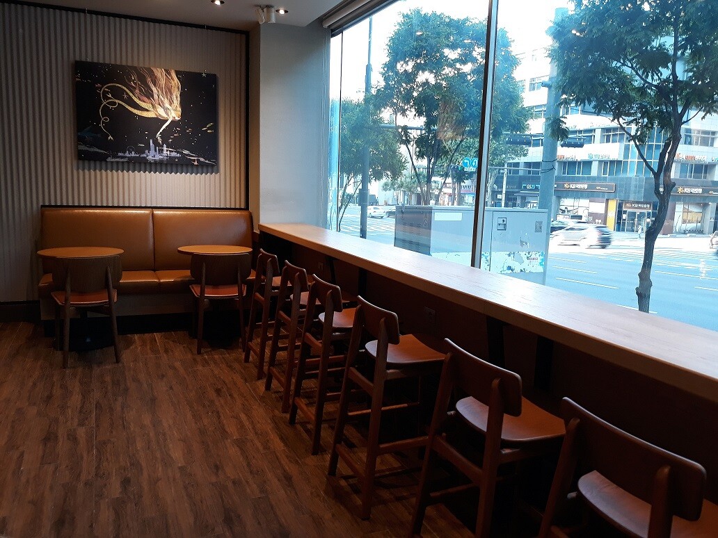 Starbucks Seocho Station — photo 4