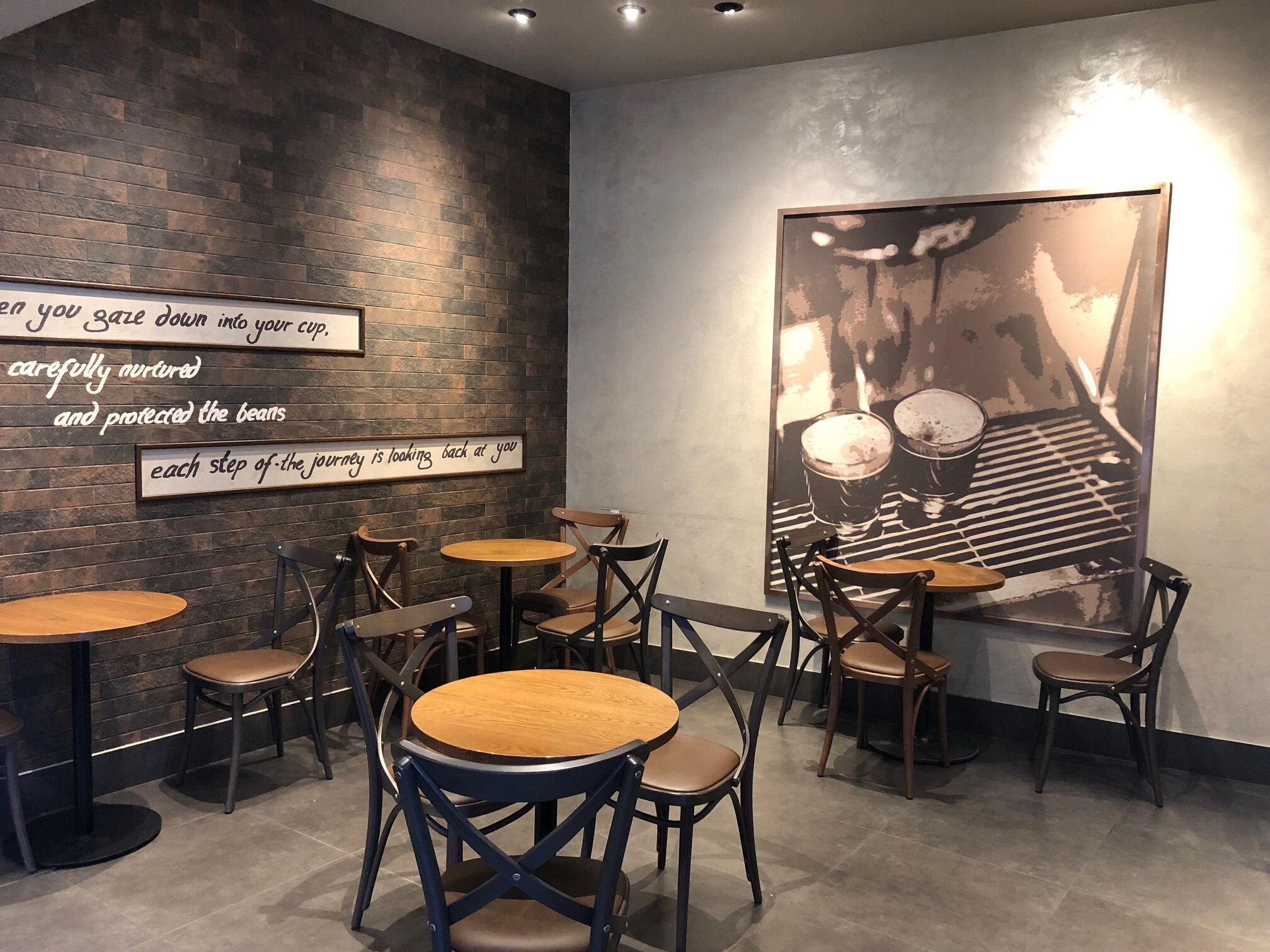 Starbucks Gwangju Songjeong Station — photo 2