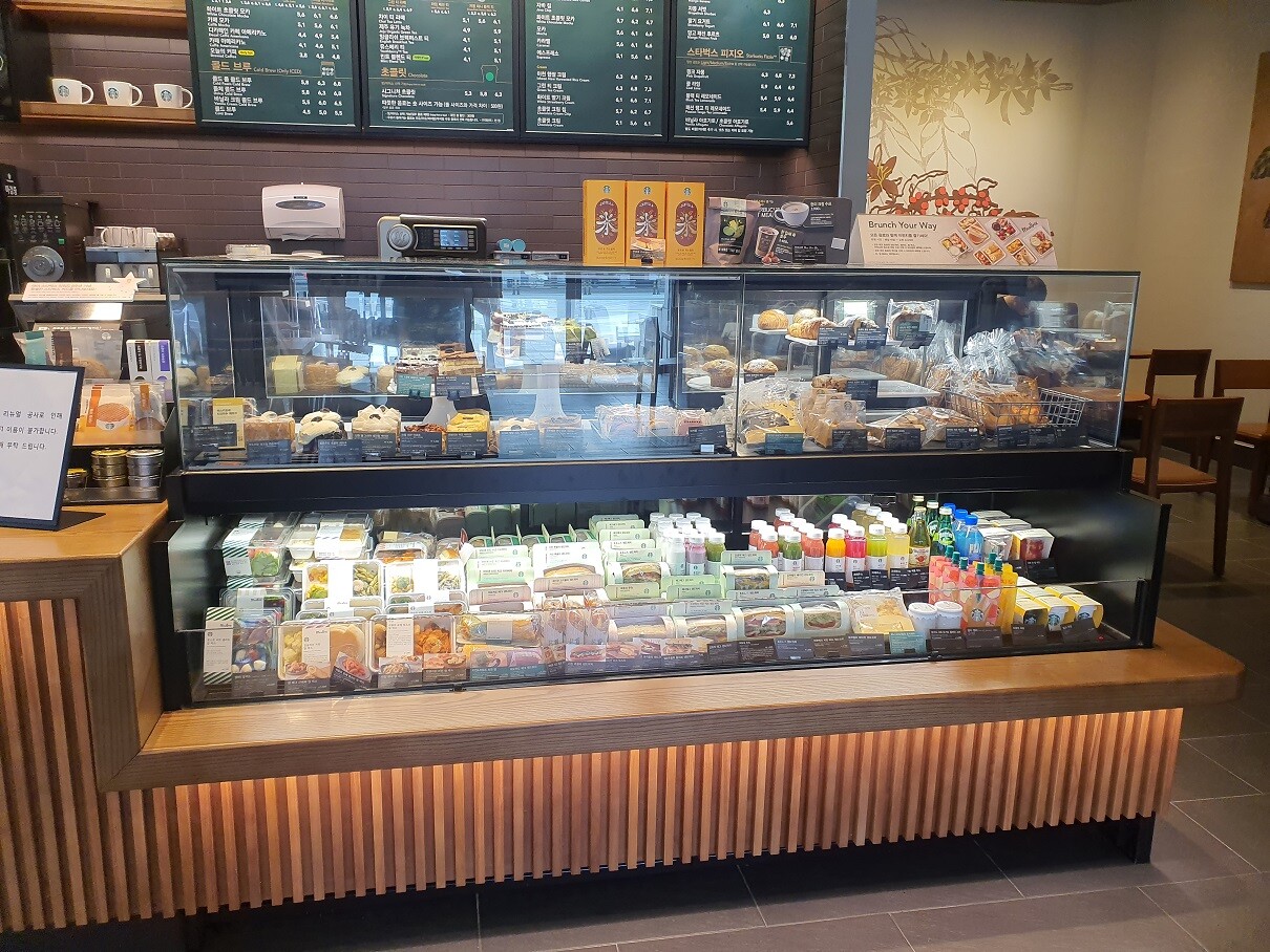 Starbucks Sangbong Station — photo 3