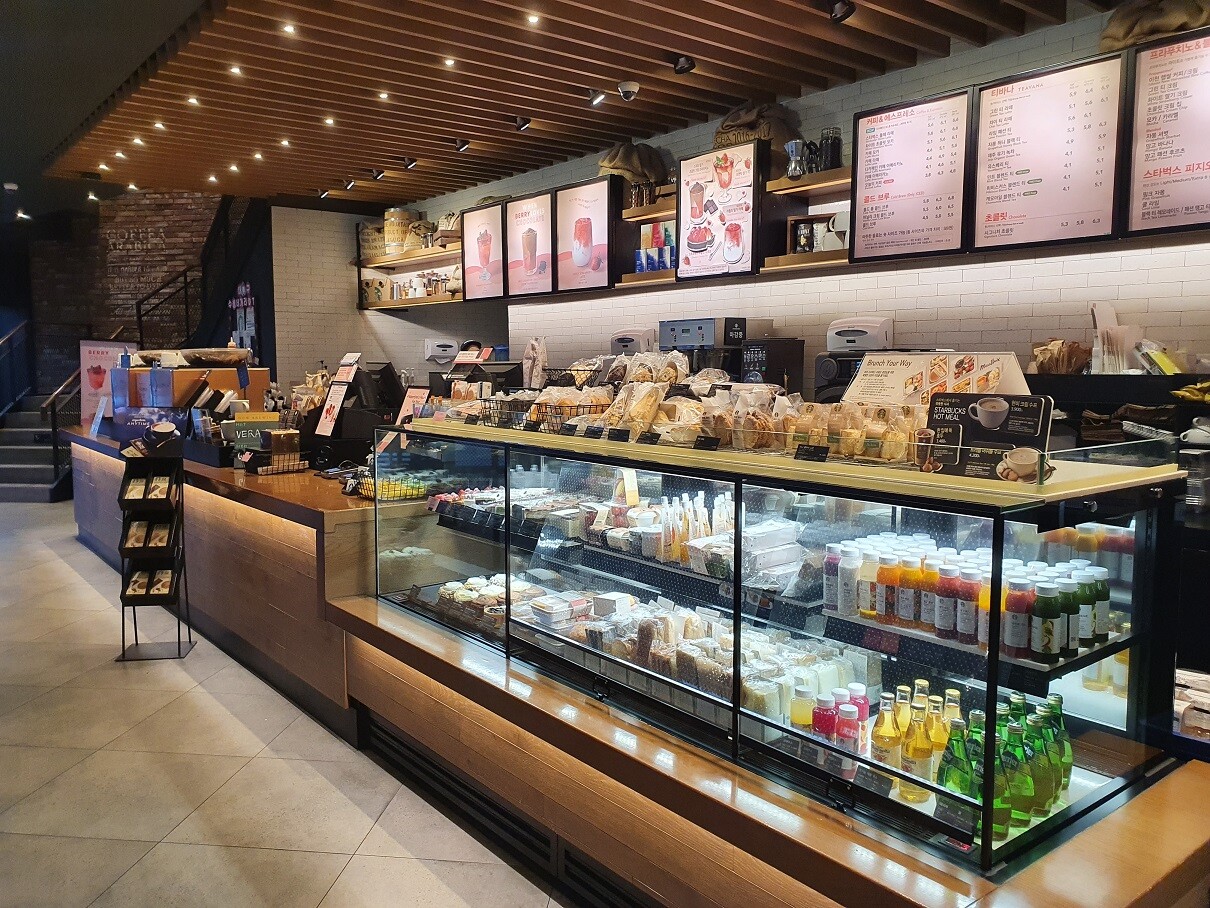 Starbucks Daegu Suseong Intersection — photo 3