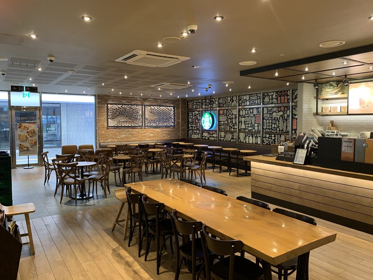 Starbucks Seoul Express Bus Terminal — photo 4