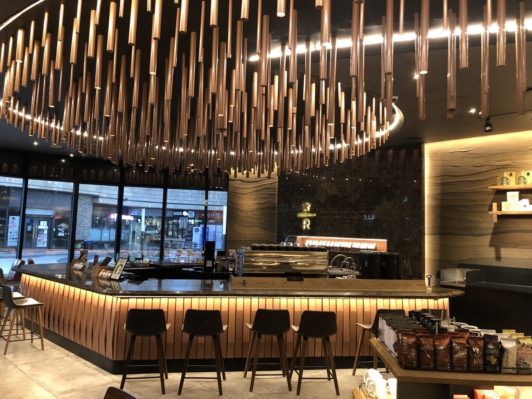 Starbucks Hapjeong Polliseu — photo 3