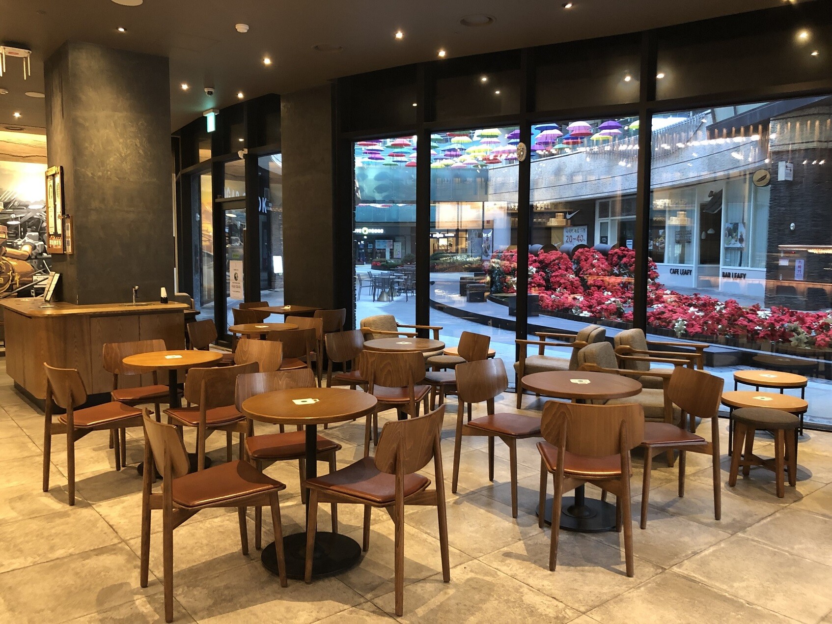 Starbucks Hapjeong Polliseu — photo 5
