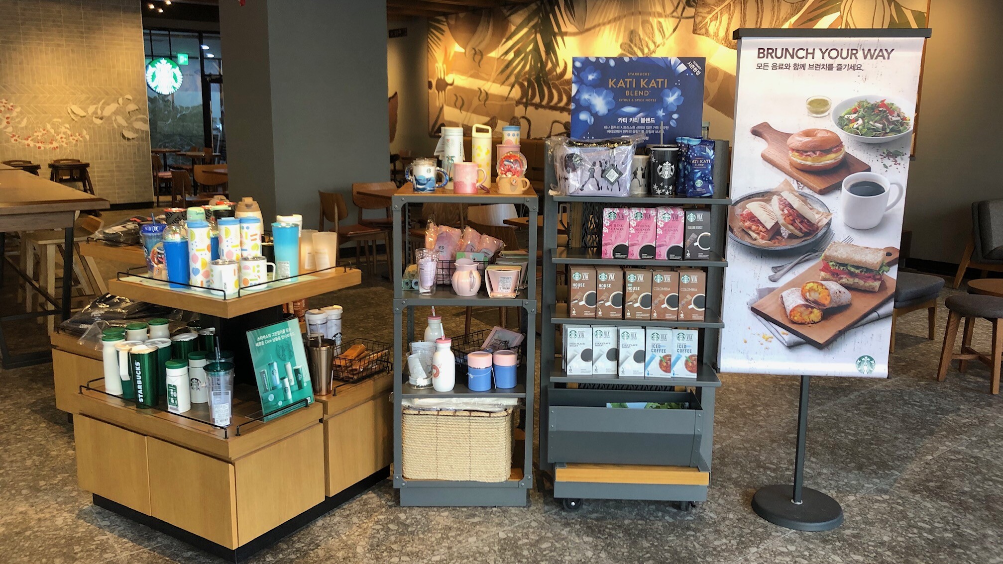 Starbucks Geomdan Intersection Station — photo 4