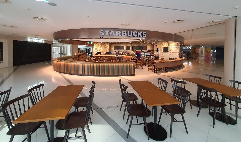 Starbucks Times Square 2F — photo 1