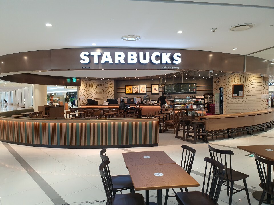 Starbucks Times Square 2F — photo 5