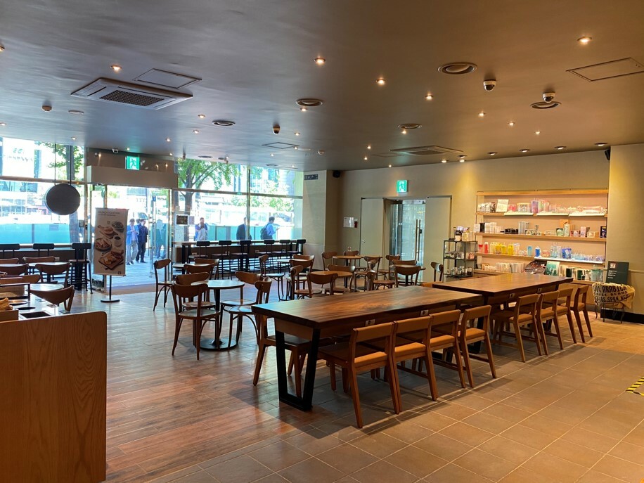 Starbucks Seolleung Station — photo 4