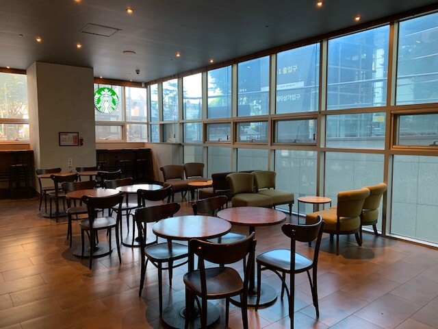 Starbucks Gangdong Station — photo 4