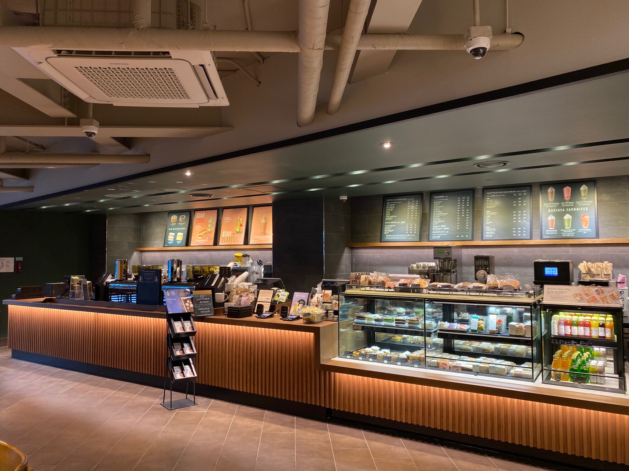 Starbucks Myeong-dong-gil — photo 4