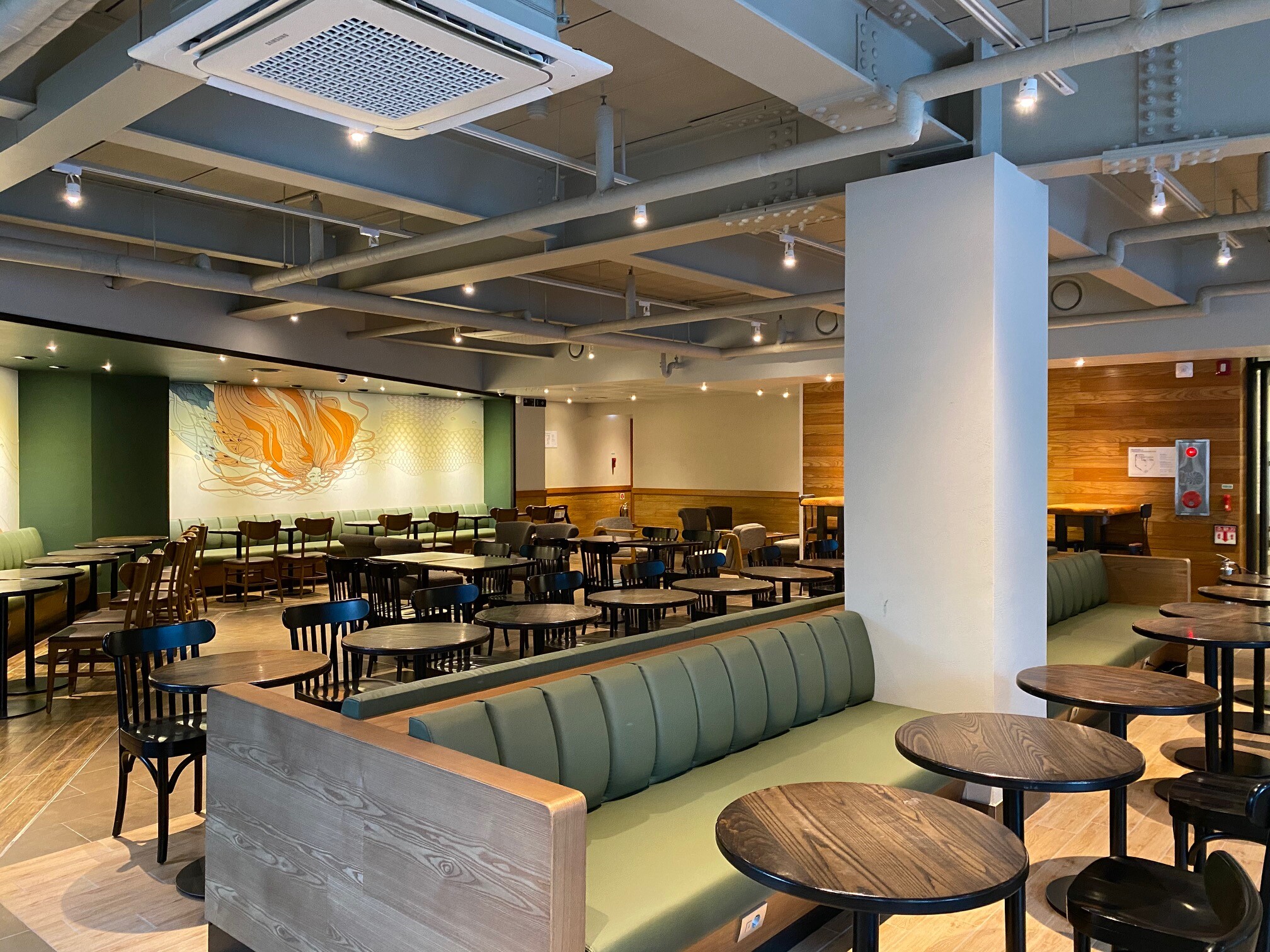 Starbucks Myeong-dong-gil — photo 5