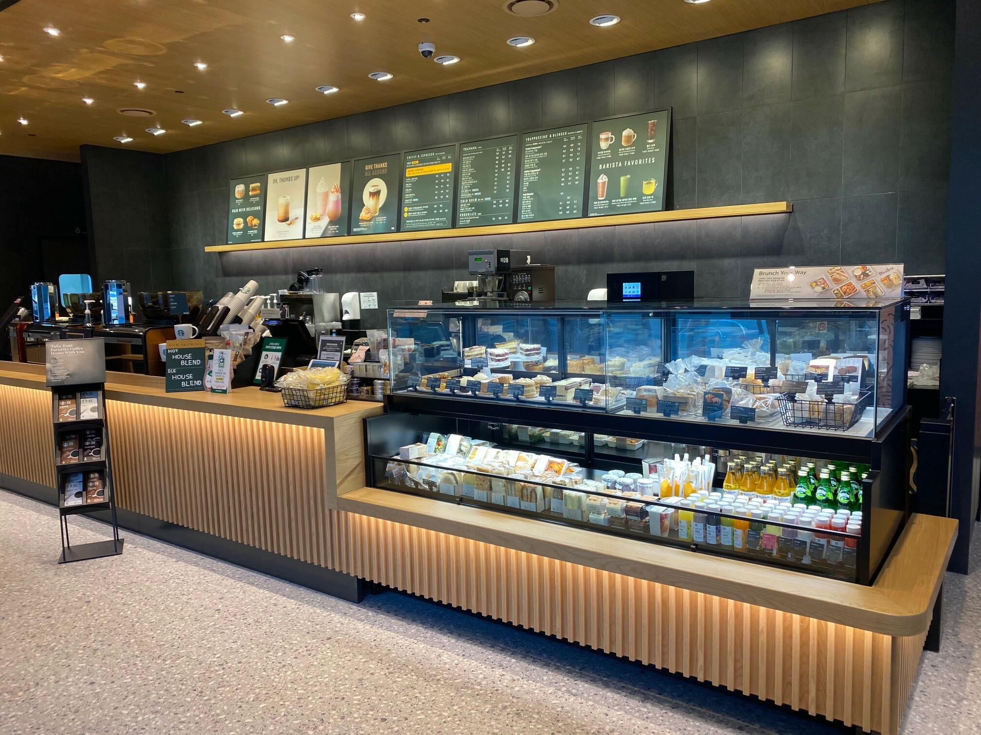Starbucks Cheonho Boulevard Gil-dong — photo 2