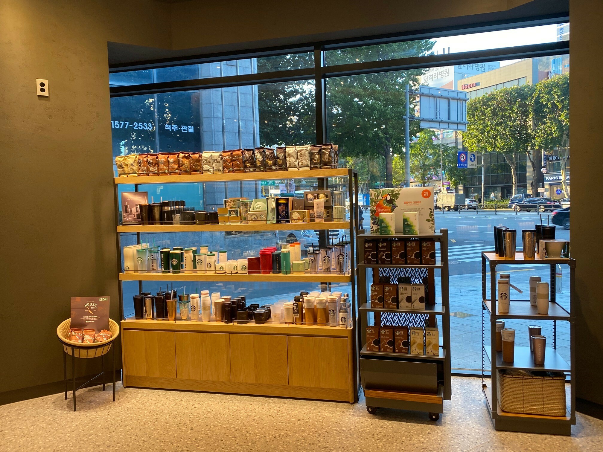 Starbucks Cheonho Boulevard Gil-dong — photo 3