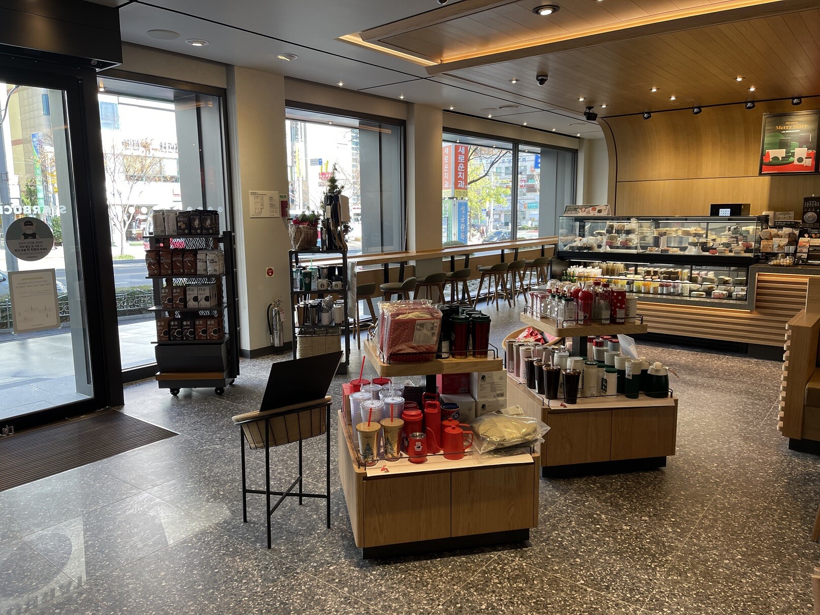 Starbucks Haeundae Jwa Dong — photo 4