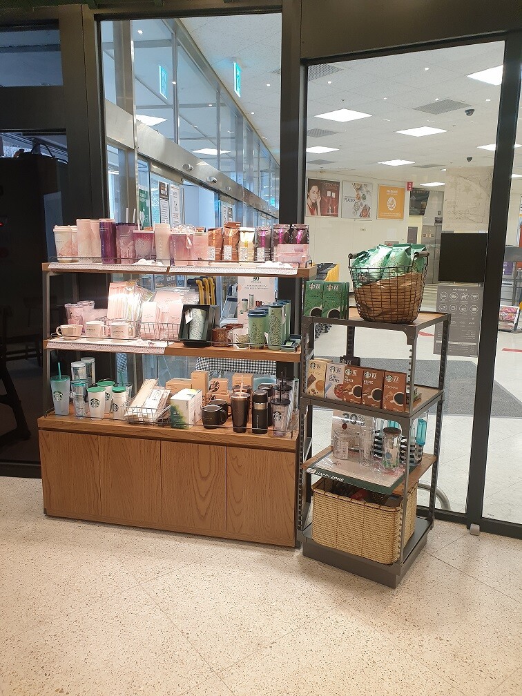 Starbucks Yangsan E-Mart — photo 5
