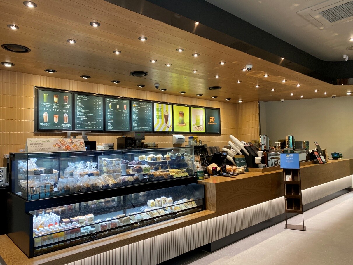 Starbucks Mari O Outlet — photo 2