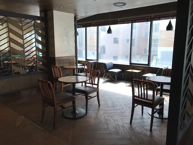 Starbucks Busan Dongdaesin Station — photo 5