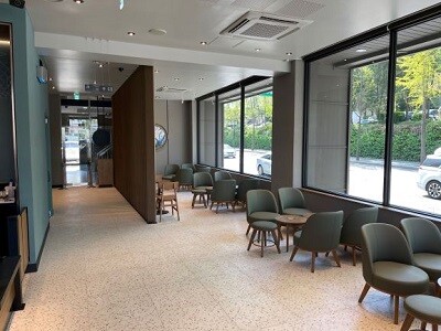 Starbucks Bangi Station — photo 3