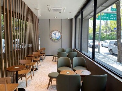 Starbucks Bangi Station — photo 4
