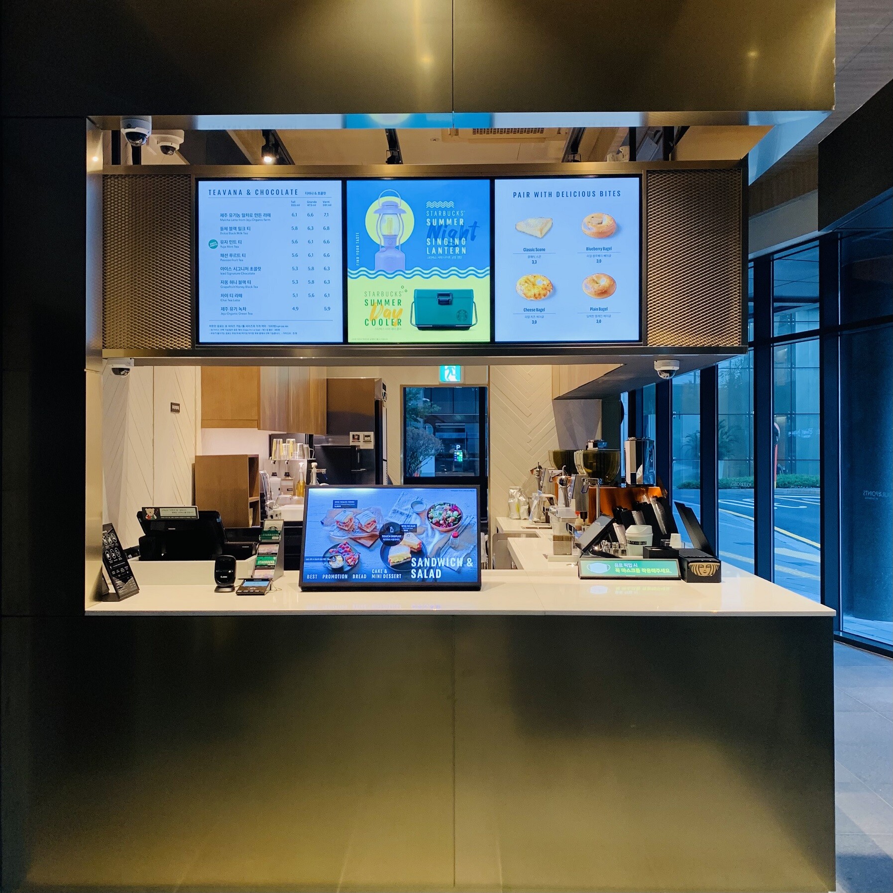 Starbucks Popoincheu Myeong-dong — photo 2