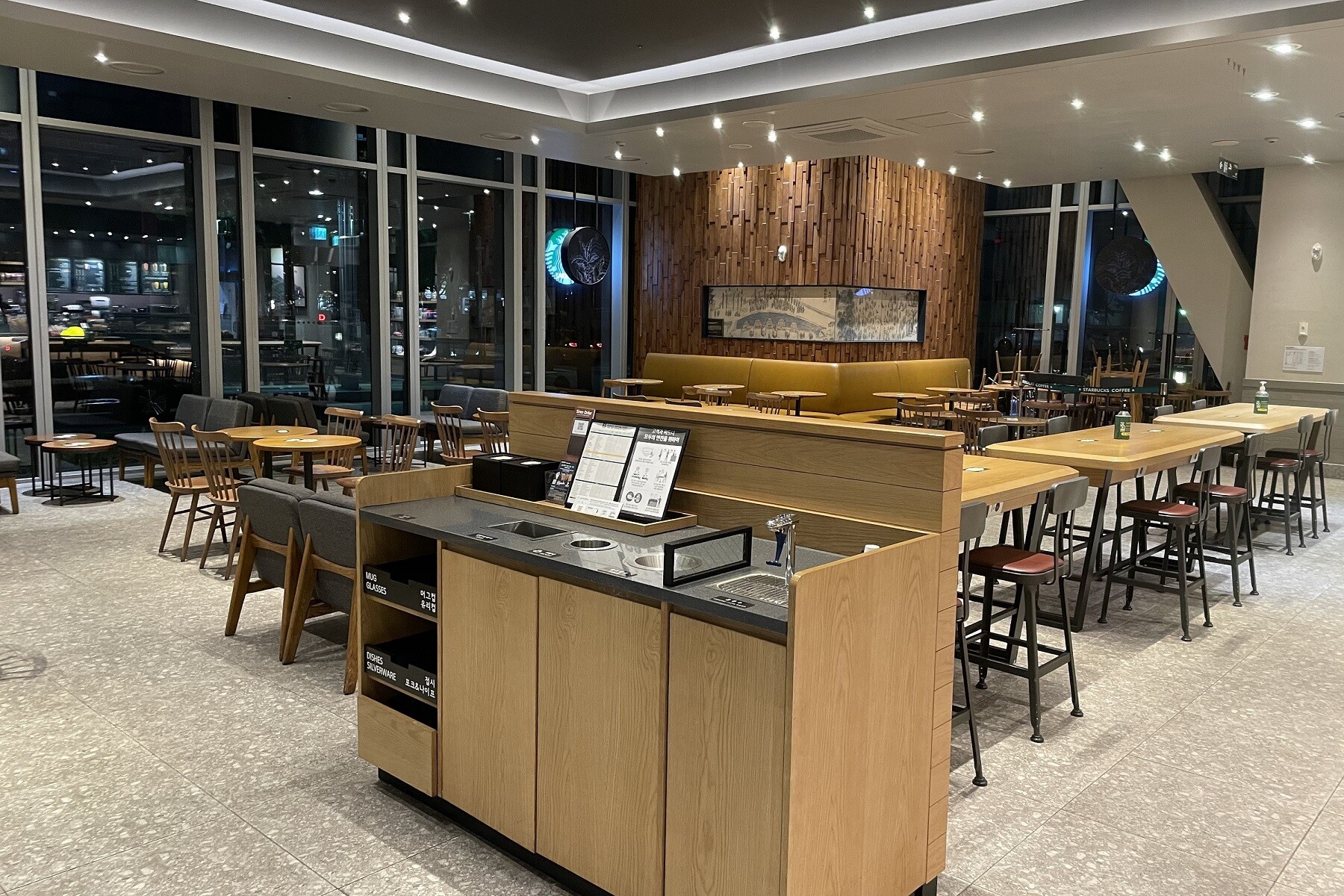 Starbucks Euljiro Samhwa Tower — photo 4