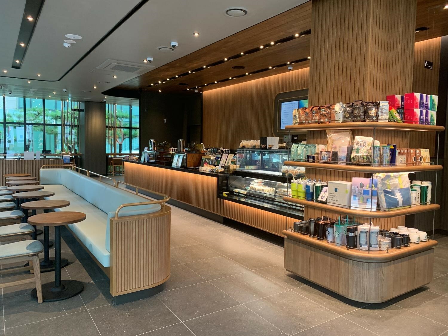 Starbucks Samseong-dong — photo 2
