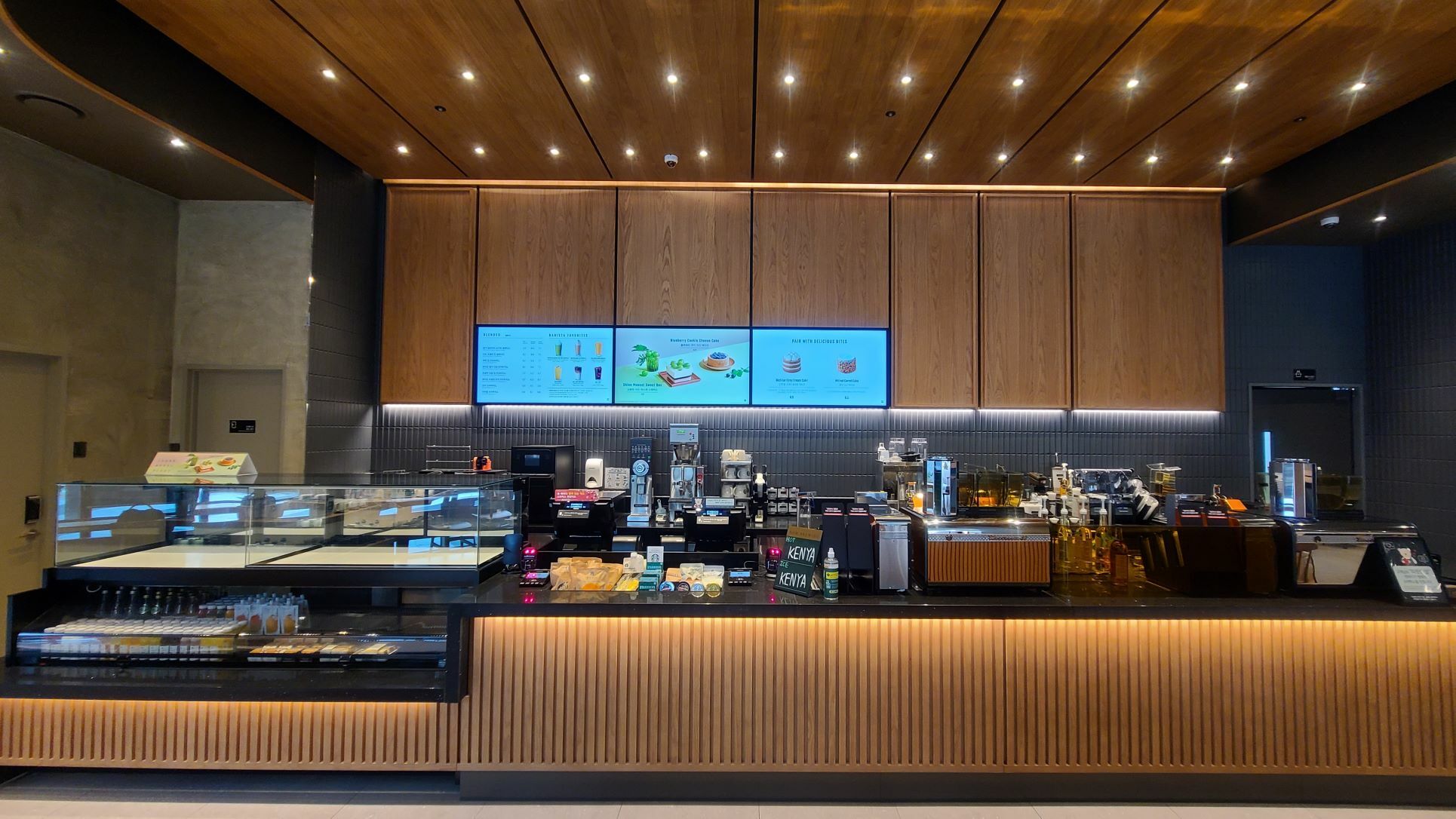 Starbucks Seoul Yangpyeong Station — photo 4