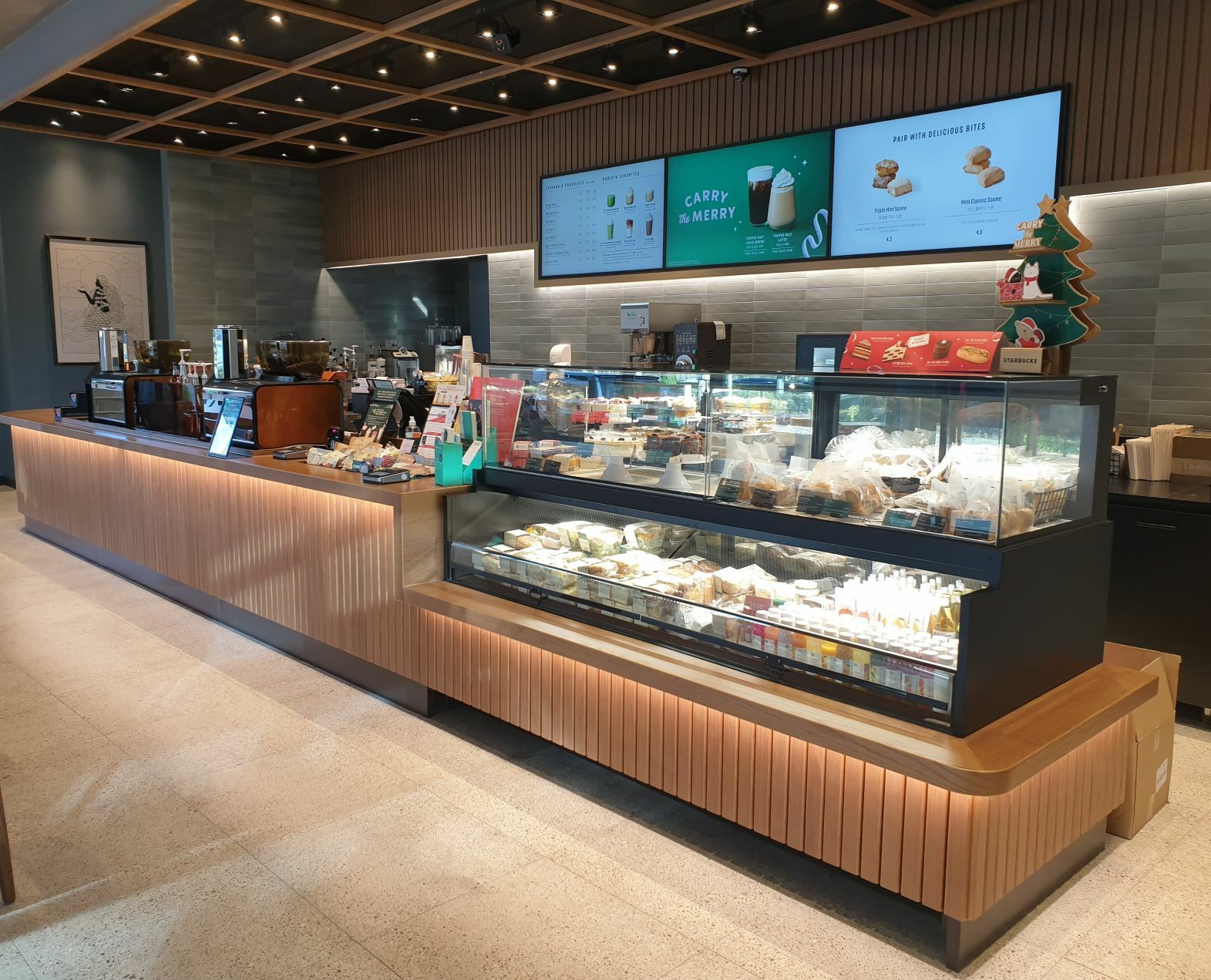 Starbucks Busan Jaesong — photo 3