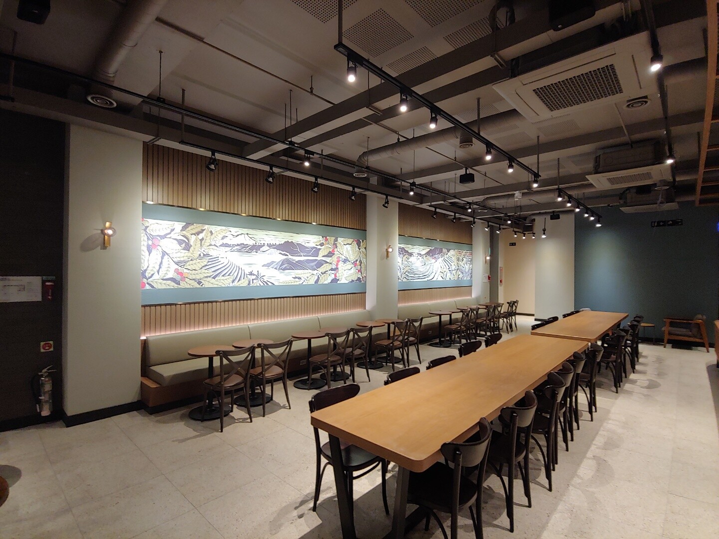 Starbucks Busan Jaesong — photo 5