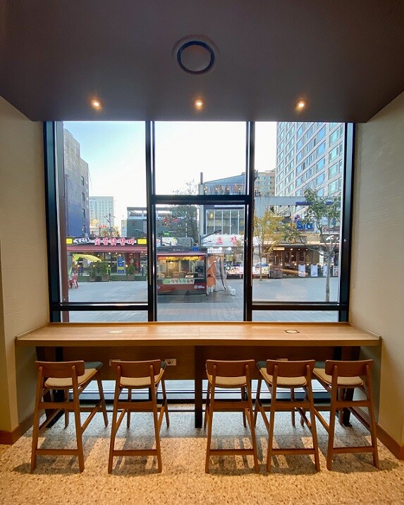 Starbucks Suwon Nahyeseok Street — photo 5