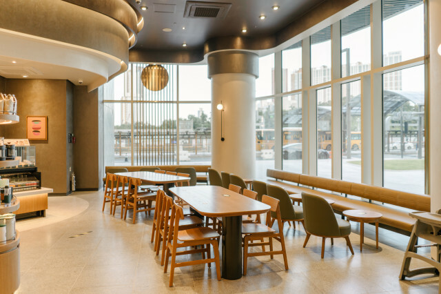Starbucks Dongtan Station Lotte — photo 4