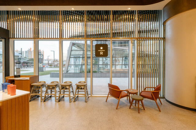 Starbucks Dongtan Station Lotte — photo 5