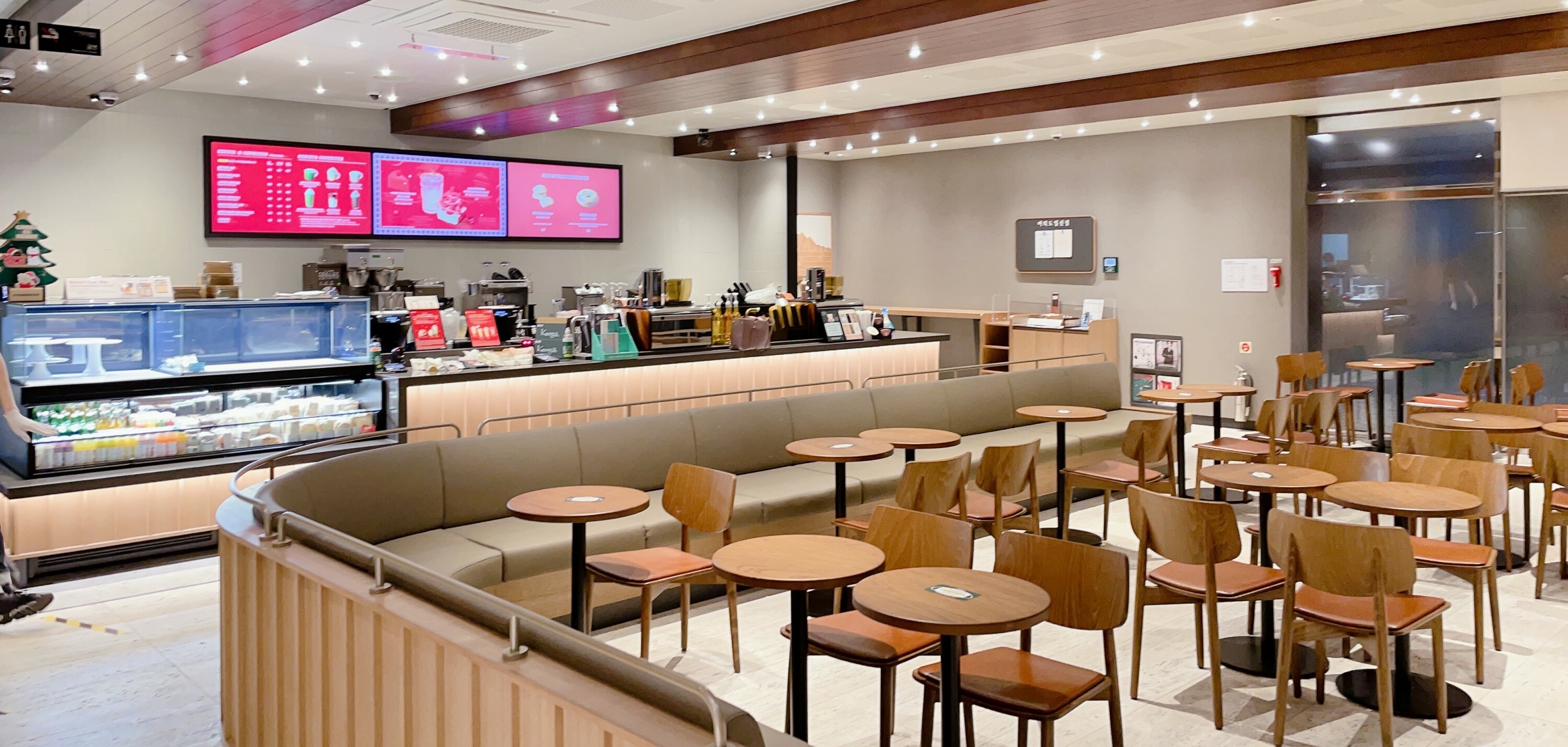 Starbucks Yeouido Ilsin — photo 2
