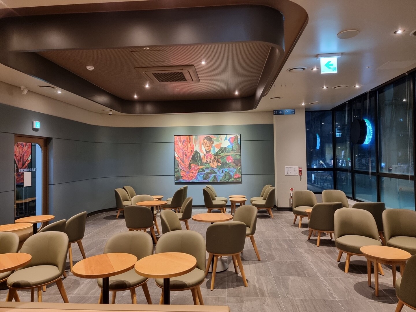Starbucks Hanam City Hall Station — photo 4