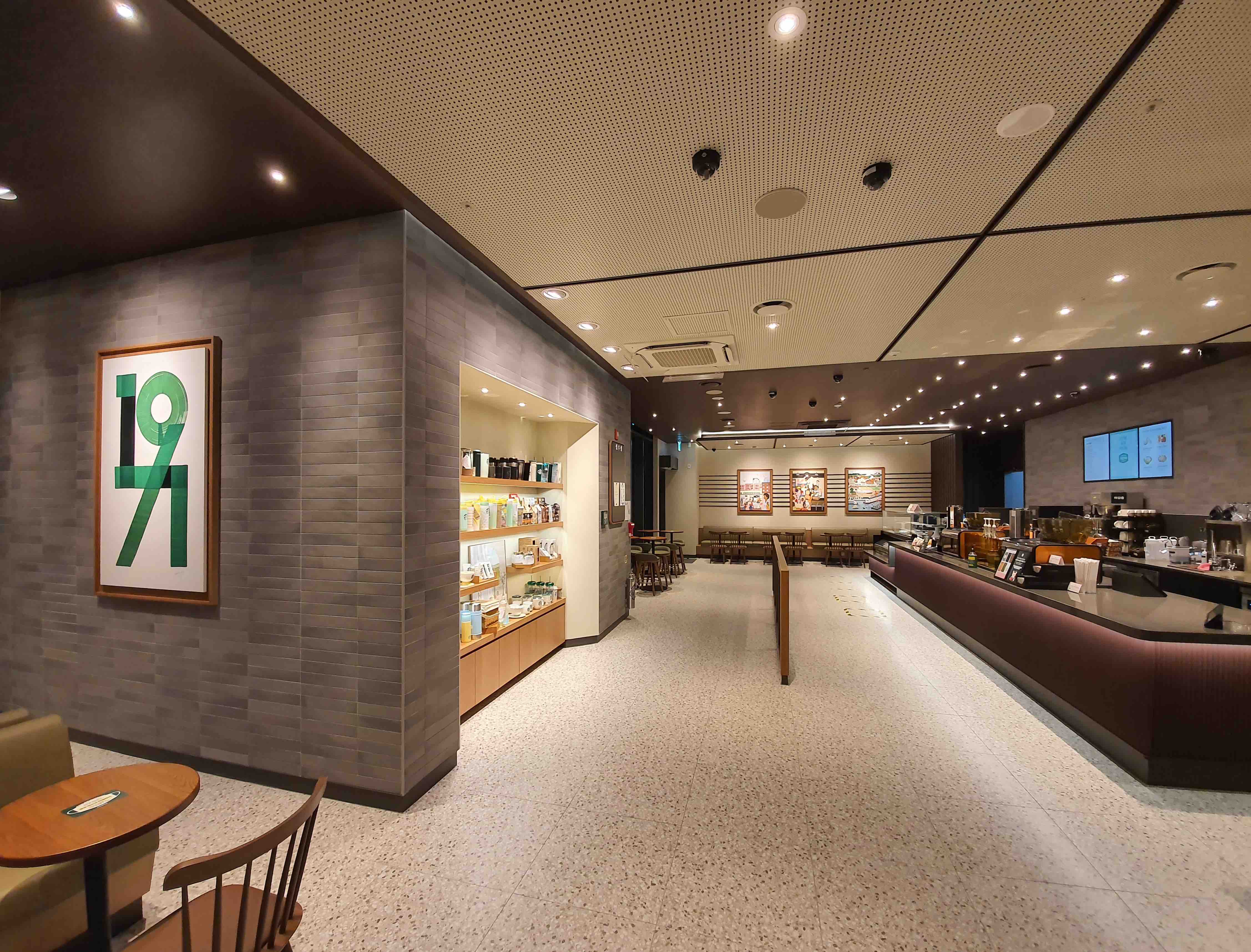 Starbucks Seongsu — photo 2