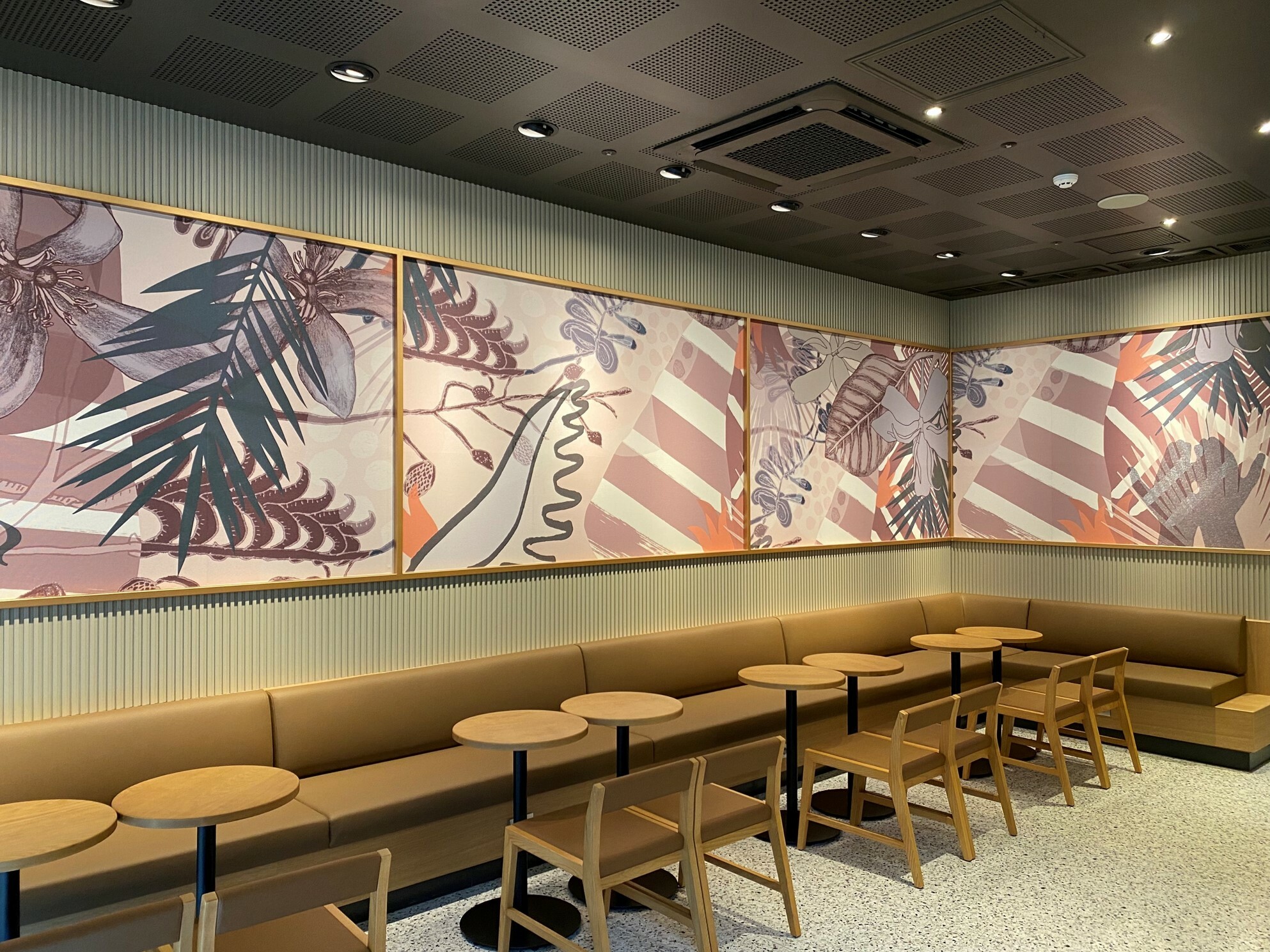 Starbucks Jayang Station — photo 4