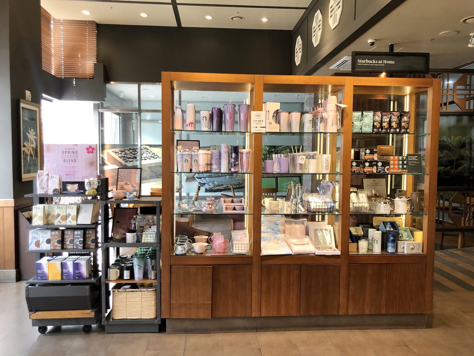 Starbucks Seomyeonseojeon-ro — photo 2