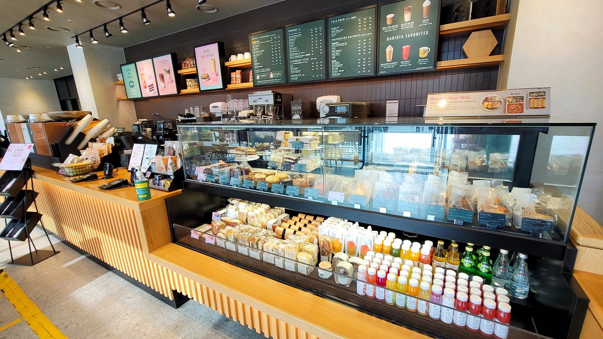 Starbucks Gwangmyeong Station — photo 3