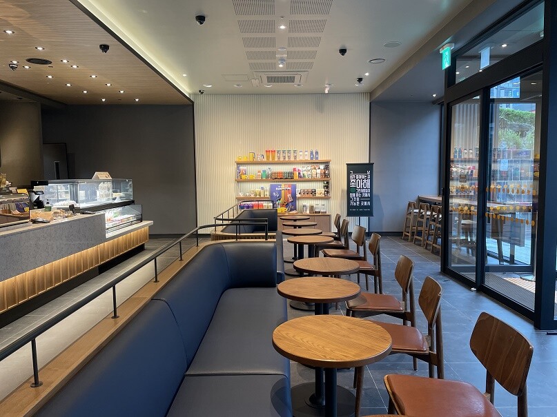 Starbucks Yongin Yeokbuk — photo 4
